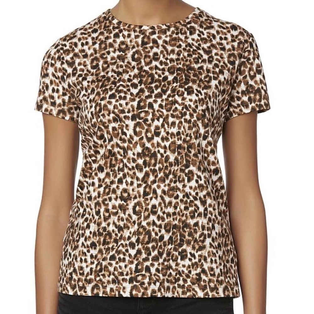 size Petite XL, new condition, beautiful leopard 🐆 print shirt